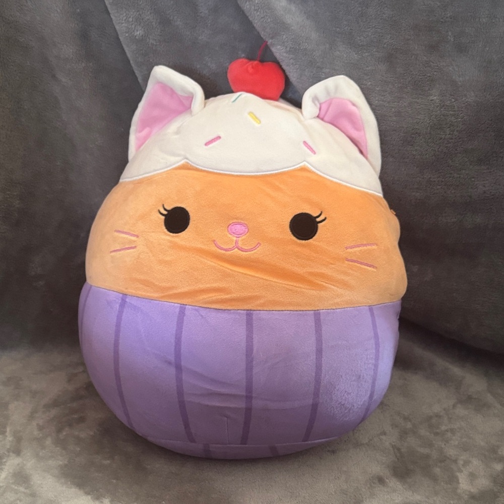 Kawaii Cat Cupcake Plush - Purple, Orange, White, Pink